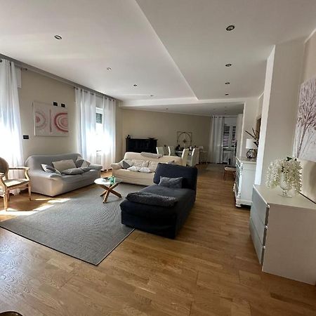 Luxury Center Appartment Novi Ligure Exteriér fotografie